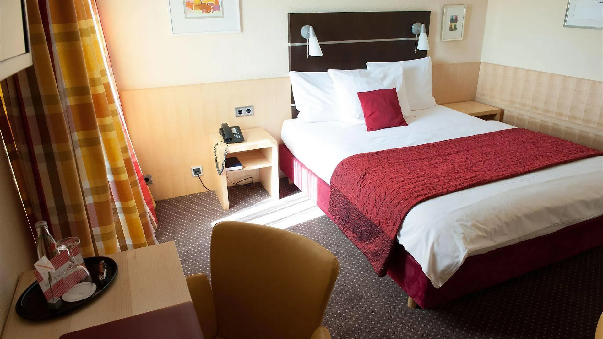 Hotel Uhu Garni Köln 3*,